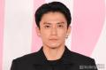 小栗旬、家族旅行で「身バレ」気にす..