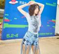 のん“デニムショーパン姿”に大絶賛..