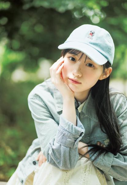 乃木坂46川崎桜「ヤンジャン」久々表紙で輝き放つ 美脚も披露