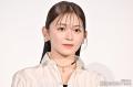 久間田琳加、スラリ美脚際立つ“りんか丈”衣装姿公開「憧れのスタイル」「可愛すぎる」と反響