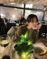 今田美桜、彼女感あるポーズで永野芽..