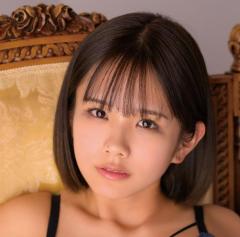 人気アイドルグループのメンバーが女子高校生や警察官、コンシェルジュとなってコスプレシチュエーションを展開