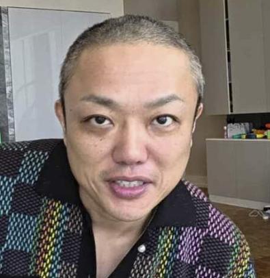与沢翼氏「坊主にしてみました」激変した姿をアップ…理由は？「刑務所に行く準備だよ。いひひひひ」