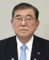 首相、靖国参拝見送りへ 小泉農相「適..