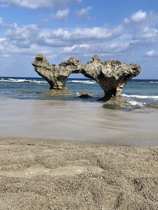 古宇利島の「ハートロック」のイメージ画像