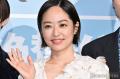井上真央、白ドレス姿で美脚披露 天然..