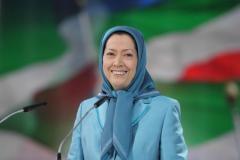 イラン反体制派指導者、抵抗運動が広がる神権体制崩壊が始まったとの見方示す