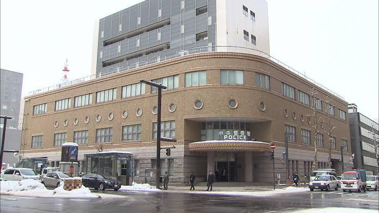 真っ昼間に見知らぬ人の家へ侵入し“布団で爆睡”→警察来ても寝ぼけたまま―飲食店従業員の男（34）現行犯逮捕…酒に酔っていた？「どうやって入ったか記憶にない」〈北海道札幌市〉