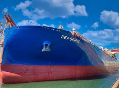 中国が独自開発した17万5000立方メートルのLNG運搬船、大連のドックから進水出航のイメージ画像