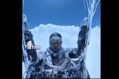 パラグライダーの男性が雲に吸い込まれ下降不能に、死に向かってじわじわ凍りつく様子が恐ろしいのイメージ画像