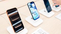 値上げなんて関係ない？ スマホ出荷がまさかの8.3％増！ 牽引役は「下取り」と「3G停波」