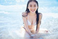 乃木坂46川崎桜、白ビキニ姿で無邪気な笑顔 1st写真集先行カット解禁【エチュード】のイメージ画像