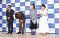 田中圭不倫報道後、初公の場で冷やか..