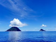 青い空と横当島のイメージ画像