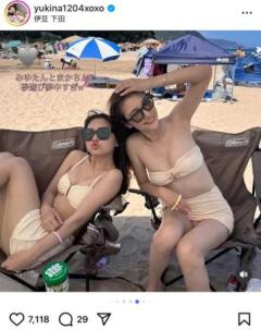 木下優樹菜、美貌とスタイルは健在！伊豆下田の海で魅せた娘とのビキニ姿が話題