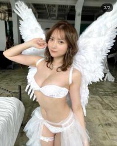 コスプレイヤー桃月なしこ、たわわな美乳に大興奮の天使コスプレ披露『その目つきに天使はドS』のイメージ画像
