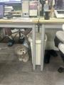 怒られたから隠れなきゃ…飼い主と出勤する社員犬、オフィスでの一幕