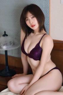 “ちょっとエッチなOL”花雨、紫ランジェリーで魅せたむちむちボディでファンを魅了「綺麗なムチムチ」と絶賛の嵐のイメージ画像