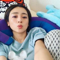 安達祐実、天使のようにドレスをまとい佇む「ショーが最高すぎて」