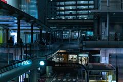博多駅の夜のイメージ画像