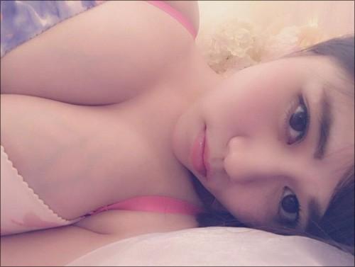 志崎ひなた 病み期脱してSNSにセクシーショット連投！