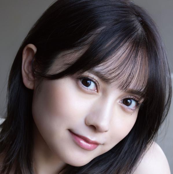 桃月なしこが極上バストのランジェリー姿を披露「美人！」「キュート」「圧倒的に美しい」