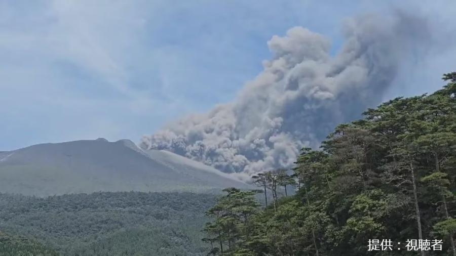 新燃岳で「火砕流」か 大量の火山灰とガスが火口から流れ下る 専門家「今後、警戒範囲超える可能性も」