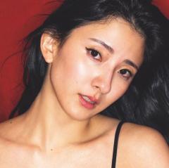 恋愛リアリティショーでも話題…初代“モテクイーン”が『週プレ』グラビア初登場