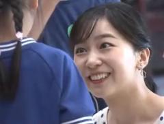 秋篠宮家の次女・佳子さまが静岡に 馬術競技大会で選手激励 こども園で園児とバルーンダンスも