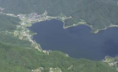 山梨・河口湖駅近くで埼玉県に住む10代の女性を連れ去りか 男（21）を逮捕 女性は湖近くの樹海で遺体で見つかる～埼玉県警