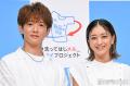 みちょぱ＆大倉士門夫婦「僕が産まれた時に着せてもらっていた初着」スタジオ家族ショット公開「父から息子へ伝わるって素敵」「綺麗なパパとママ」