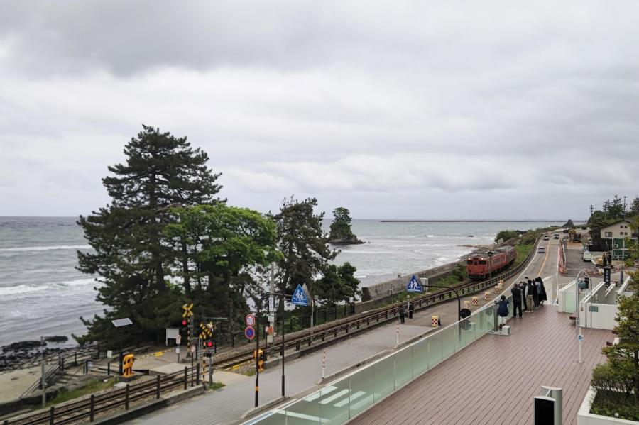 氷見市 雨晴海岸 撮り鉄を撮るのイメージ画像