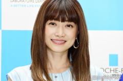 ヨンア、背中ざっくりミニ丈ドレスで美スタイル輝く「完璧な着こなし」「見惚れる」と反響