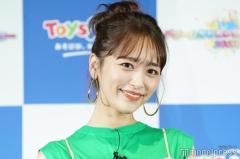 近藤千尋「三女とイチャイチャタイム」ショット公開「雰囲気そっくり」「癒しの空間」の声