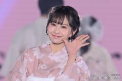 きりたんぽ、美脚透けるミニ丈コーデ「オシャレ」「釘付けのスタイル」と反響