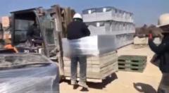移住労働者をフォークリフトで吊り上げた韓国人「にやっと笑ったのでやった」