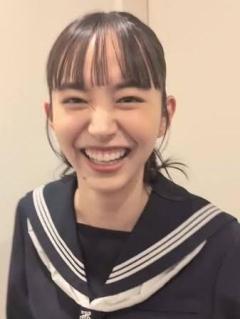 井桁弘恵 ドラマ撮影でセーラー服姿のオフショットに「めっちゃ可愛い」「優勝です」の声