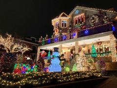 NY・ブルックリン名物「ダイカーハイツ・クリスマスライト」が今年も点灯｜混雑を避ける方法など、ポイントまとめのイメージ画像