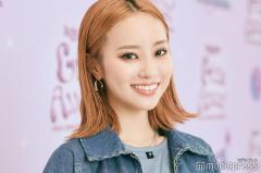 中町綾、ミニ丈からスラリ美脚披露「スタイル良すぎ」「ポニテ可愛い」の声