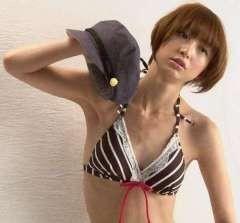 水着の布がもったいな 篠田麻里子 誕生日のきょう大震災に言及 爆サイ Com北陸版