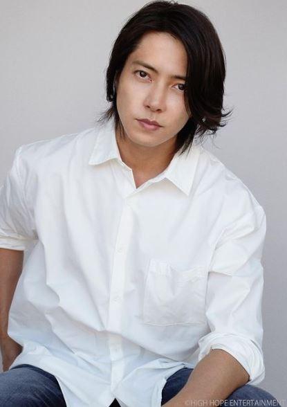 山下智久、水しぶきの隙間から覗く素肌にドキドキ。山Pからのシェアにファンも歓喜