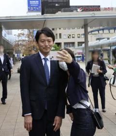 「クレーム電話鳴り止まず県政担当から外れた」兵庫・斎藤知事 会見で記者が異例の訴え…明かされた“被害”にネット騒然