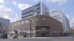 早朝のススキノ「男が殴り合っている」タクシー蹴り損壊か「覚えていません」自称・35歳の男逮捕のイメージ画像