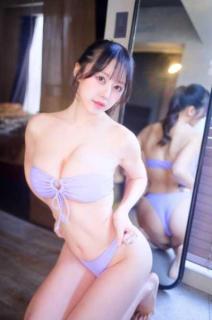 音羽美奈(みなぽち)、鏡越しに激しく食い込むビキニに大興奮！！「前も後ろもエチかわです」