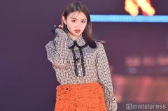 香音、オフショル私服で美デコルテ披露「天使」「さすがの着こなし」の声