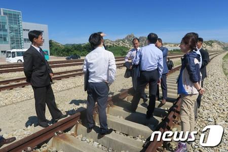 韓国統一部「鉄道･道路連結事業の着工式､合意通り進行準備」