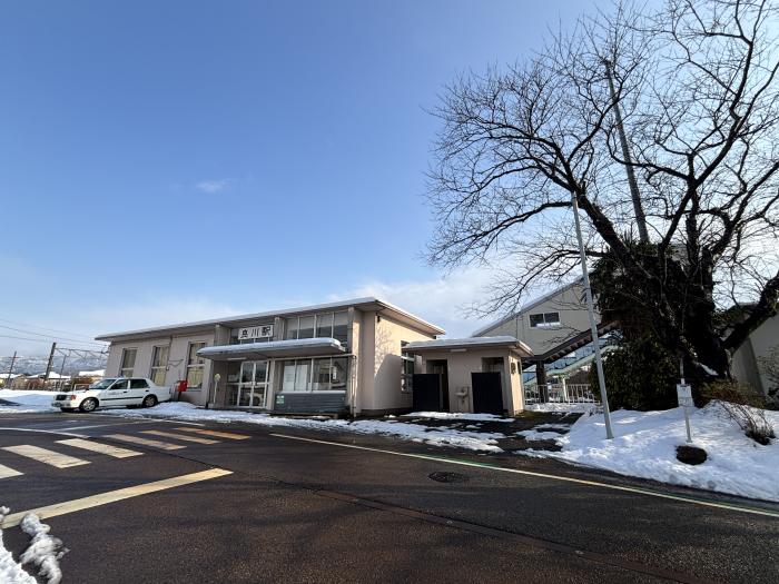 青空と良川駅のイメージ画像
