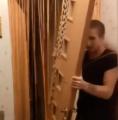 ロシア 女性を性暴行したあとゴミ捨て..