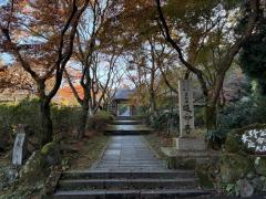 河内長野市にある延命寺の参道のイメージ画像