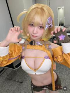 伊織もえ、NIKKE「アニス：スター」の再現度が神レベル！衣装から溢れるたわわなバストと究極のくびれ美にファン悶絶のイメージ画像